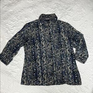 Laura Scott Women’s Blue and White Patterned Blouse Size Medium Petite